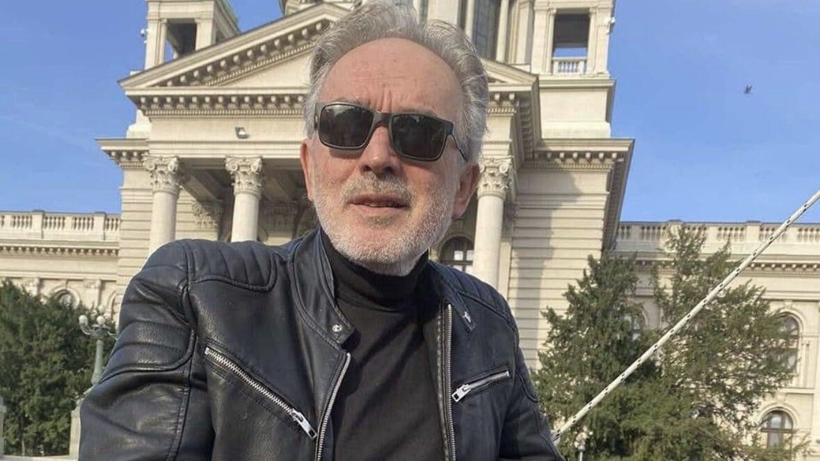 Naš pevač završio u bolnici! Oglasio se i otkrio: Zeznuto je, čeka me operacija...