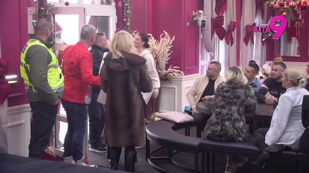 DALI JOJ SAVET: Sandra je čekala njihov sud mesecima unazad, a evo šta joj je majka rekla (VIDEO)