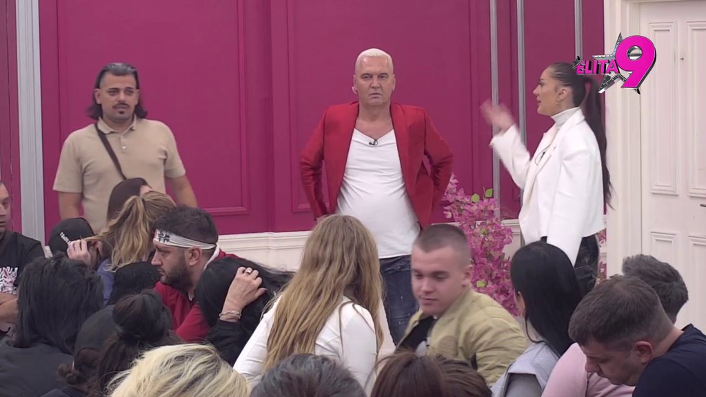 Bori pun kofer brđanki: Preselo mu da više ikome titra, saznao za spletke koje mu takmičari prave i žestoko ih ispsovao! (VIDEO)