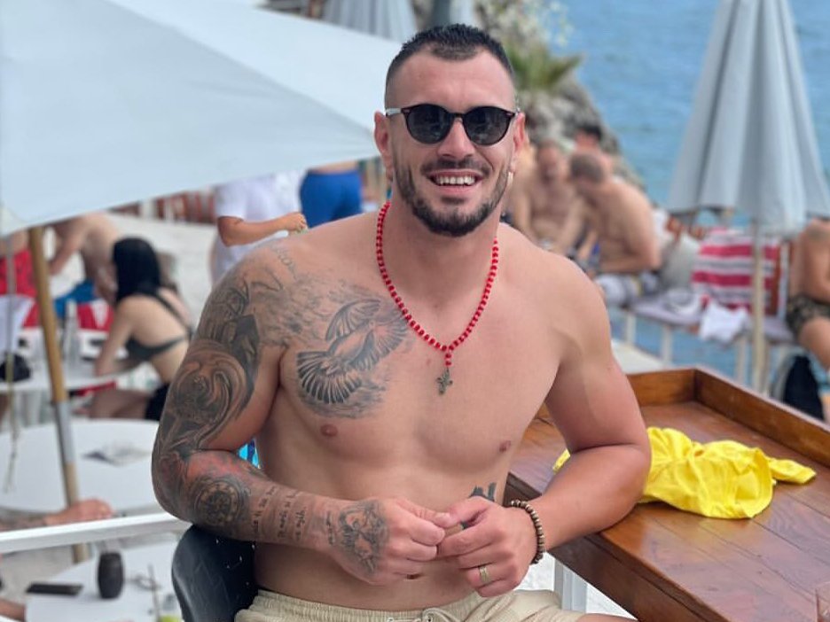 Ona je "after i utorak" devojka: Najo bez zadrške raspalio po Teodori, pa priznao: Častiću ja Bebicu da prepravi tetovažu, nek stavi mene, Filipa i Gačića, bolje nego nju!