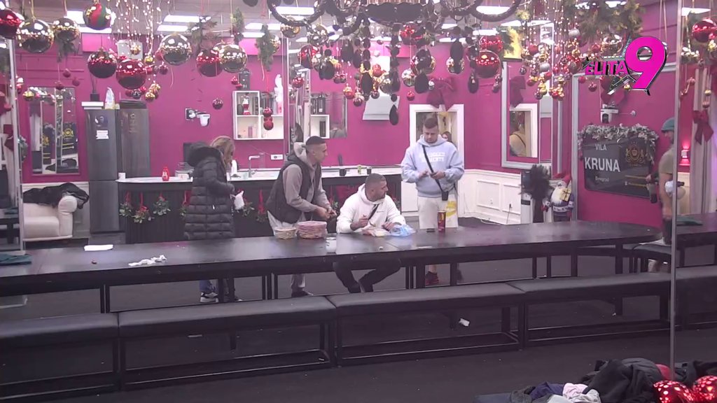 HAOS U ELITI! Asmin i Bebica u žestokom verbalnom okršaju, za sve je kriva Teodora! (VIDEO)