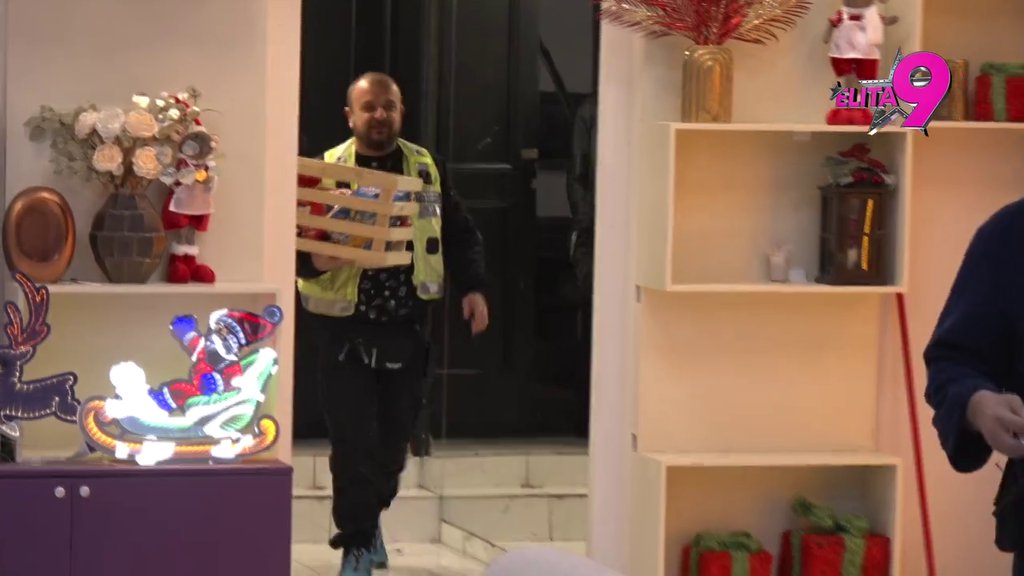 Odabrani dobili iznenađenje: Veliki šef pokazao da je široke ruke! (VIDEO)