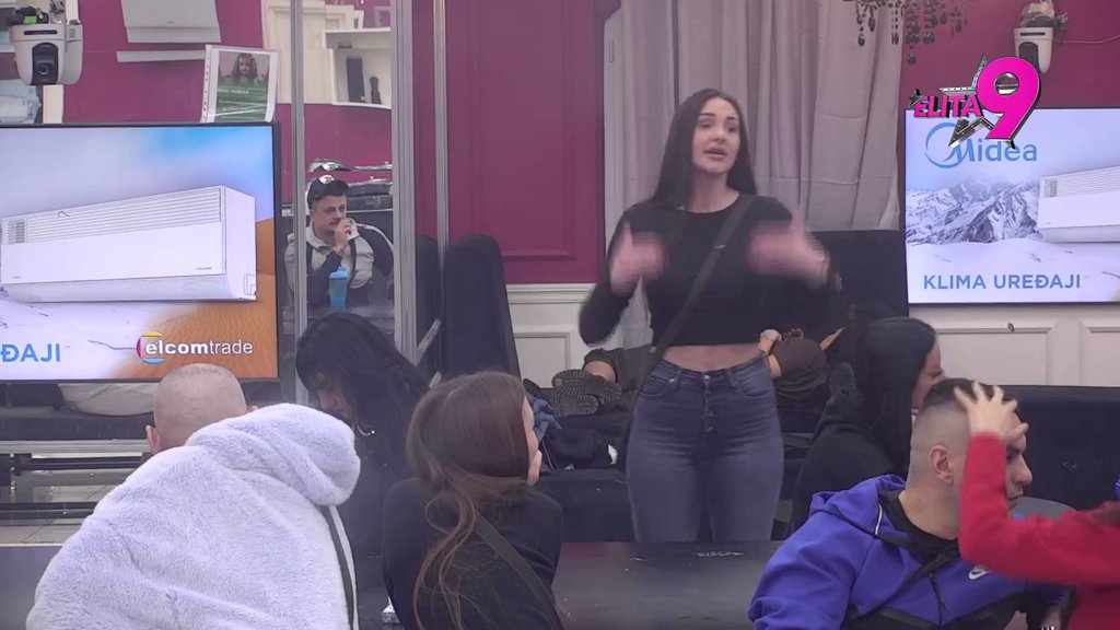 Stomak ulazi u kuću 15 minuta pre njega: Hana ne trpi više Borina vređanja, počela da uzvraća istom merom! (VIDEO)