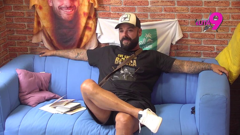Razvezao jezik: Luka pokušao da zgazi Anđela svim silama, pa dobio žestoku povratnu! (VIDEO)