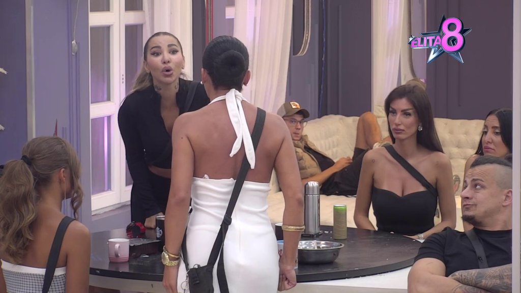Rat do istrebljenja: Sanja demolirala Aneli žestokim argumentima, ona je urniše najgorim prozivkama! (VIDEO)