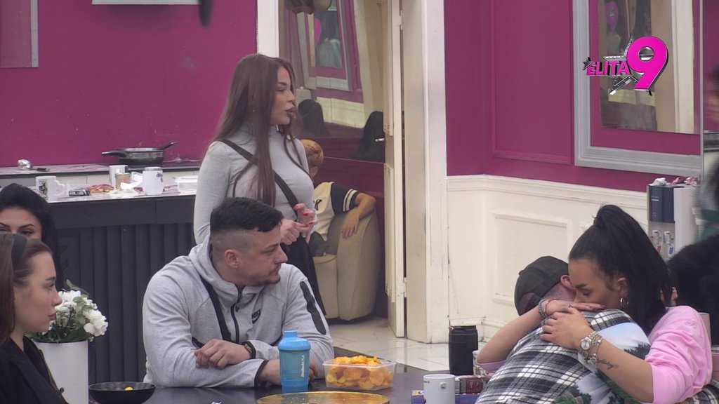 Vi ste foliranti, devojka koju voliš te ponižava: Sofija shvatila da Teodora ne može očima da gleda Bebicu, Asmin ponizio i Đukića i Delićevu (VIDEO)