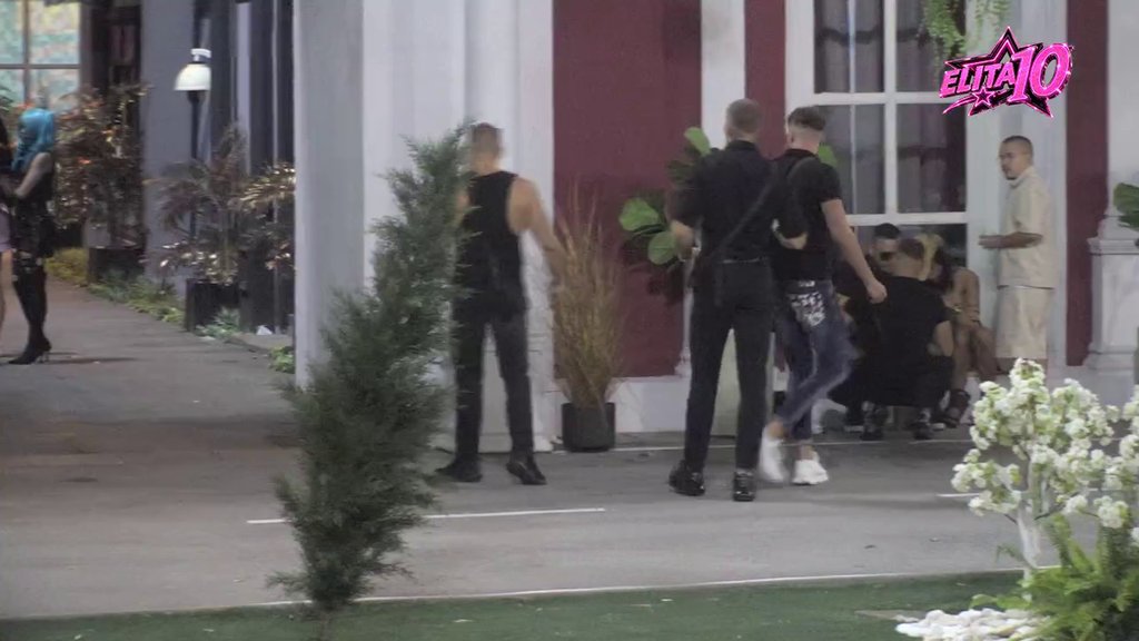 Noć totalnog haosa u Eliti: Laura i Đukić završili zajedno, Car celo jutro tešio Aneli, a Terza bacio oko na Gloriju! (VIDEO)