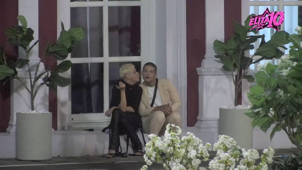 Ostao šokiran! Uroš počeo da drami jer Karlo neće da ga poljubi (VIDEO)