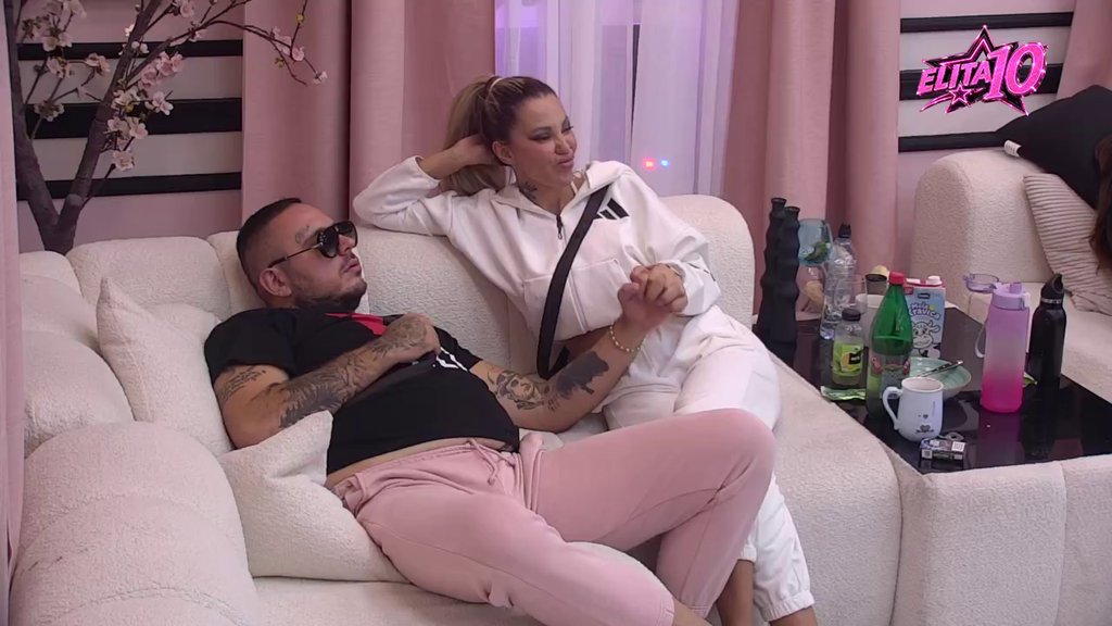 Ne mogu da sakriju privlačnost: Aneli i Car se peckaju tokom emisije, a onda usledio ovaj gest! (VIDEO)