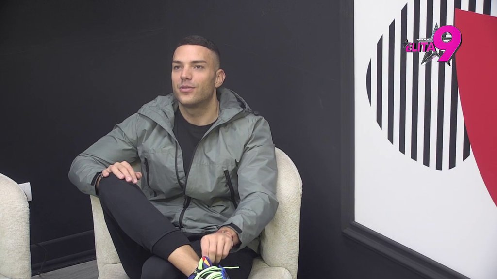 Čovek kada prođe, mora da se okrene za njom: Anđelo ne skida osmeh dok priča o Aneli, priznao da su njih dvoje isti kao Alibaba i Maja (VIDEO)