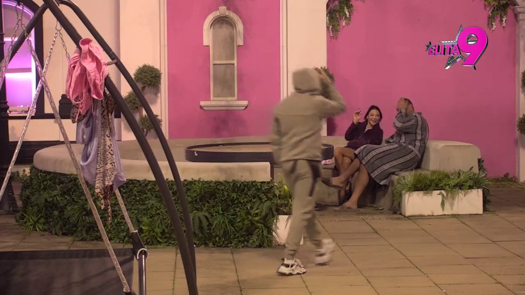 Pljušte provokacije: Maja pada od smeha dok radi smicalice Filipu! (VIDEO)