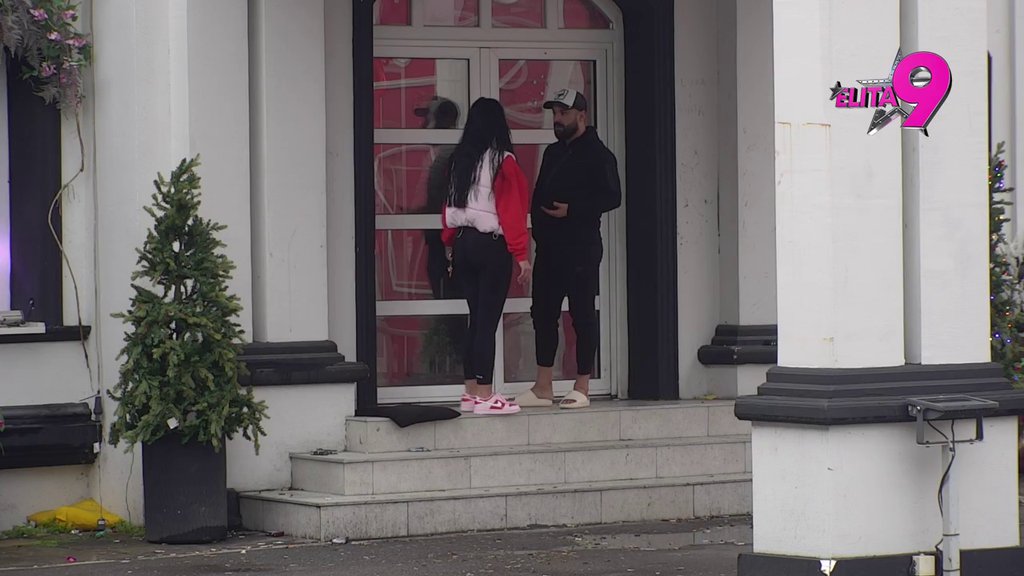 J*bem li ti sve što imaš! Aneli dobacila Aniti da nije SVETICA, Stanojlovićeva POVILENELA, pa se istresla na Luku! (VIDEO)