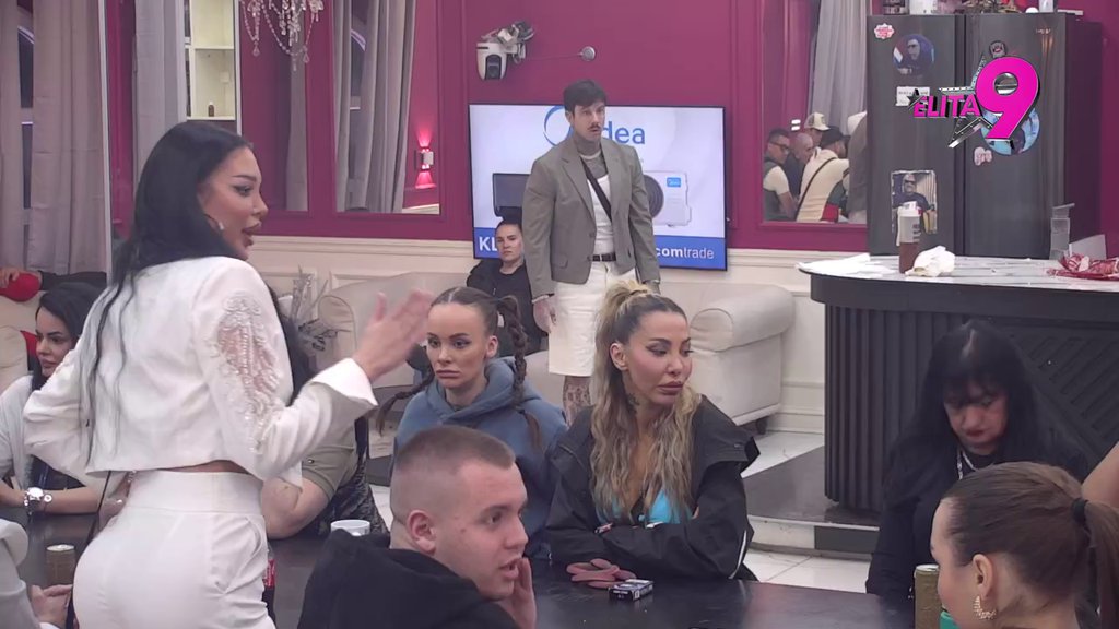 Šok nad šokovima: Filip konačno izabrao između Maje i Aneli, zbog ovoga su nastale ovacije u Beloj kući! (VIDEO)