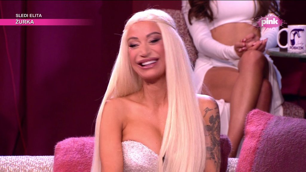 Šok transformacija! Dušica Jakovljević neprepoznatljiva, totalno promenila stil: Odrekla se svog zaštitnog znaka! (FOTO)