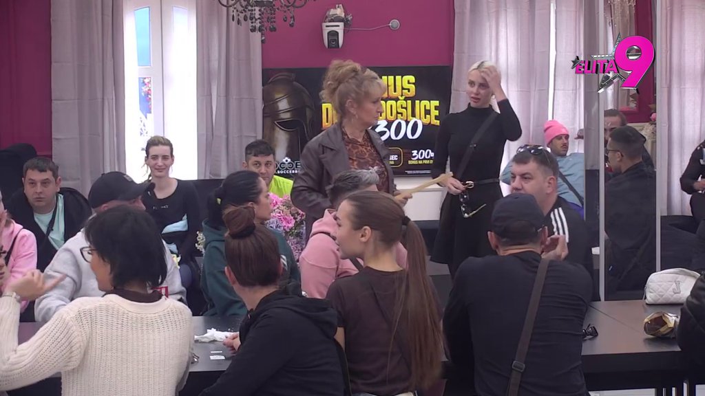 TI SI BLAM ZA ŽENSKI ROD: Asmin repetirao vređalicu, usmerio ka Vanji Prodanović, pa osuo rafal: KOSU NISI OPRALA DVADESET DANA! (VIDEO)