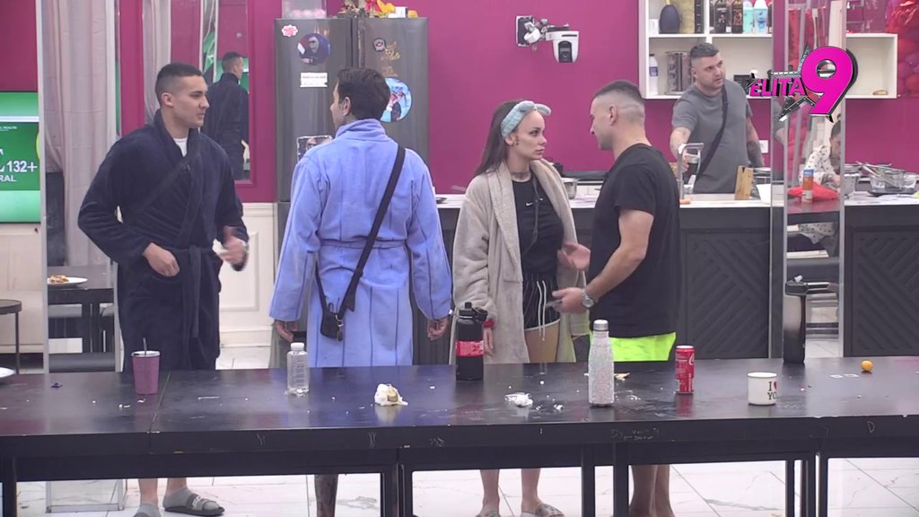 Nisam mentol, osećaj me ne vara: Bebica ponovo turira mozak Teodori, ona na sve načine pokušava da ga se reši! (VIDEO)