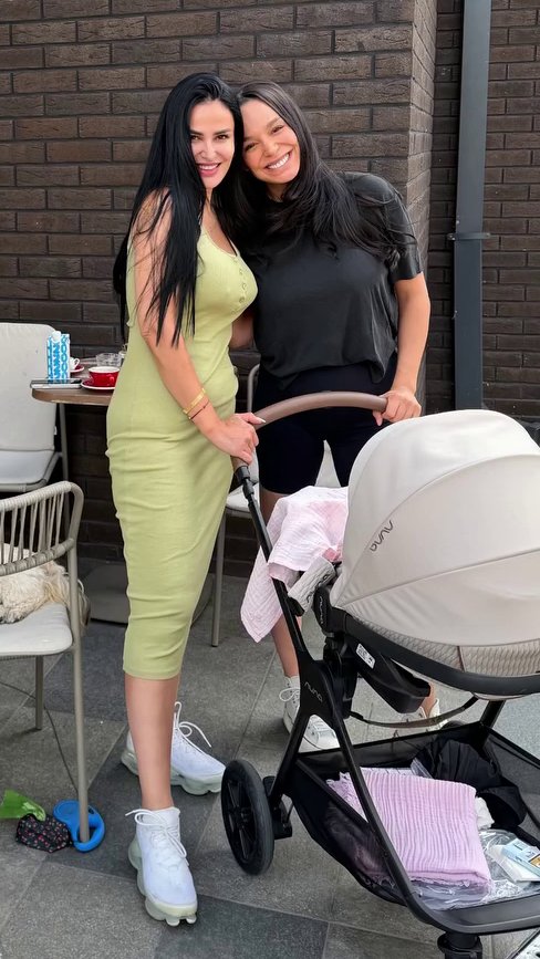 Prvo oglašavanje Indi Aradinović nakon jezive objave! Obavestila javnost da su joj sestra i mama umrle, pa priznala: Jedino je beba svetla tačka!