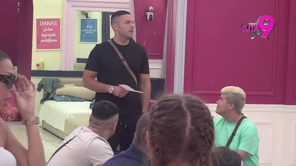 Nadam se da je izolacija OČIŠĆENA! Jakšićka ostavila NJEGA za novog vođu, on odmah ZAGRMEO! (VIDEO)