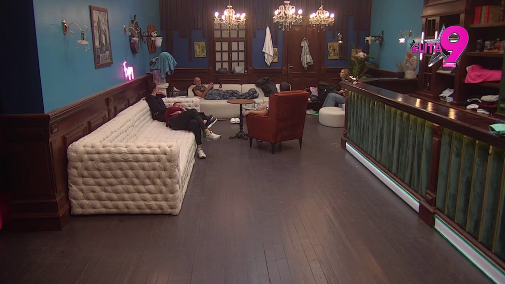 Željna si ku*ca i to je cela priča: Petja pokušala da se suprotstavi Lepom Mići, pa dobila veliku turu poniženja (VIDEO)