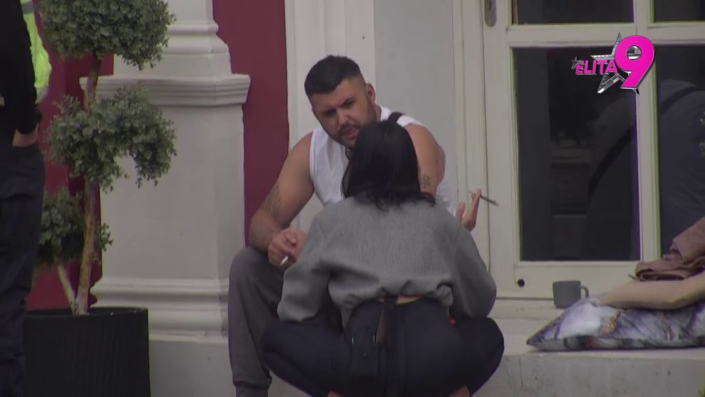 Nećemo se pomiriti, ne zanima me nijedna od vas tri! Maja krenula da poljubi Asmina, on joj nije dozvolio, Marinkovićeva dala sve od sebe da ga odobrovolji! (VIDEO)