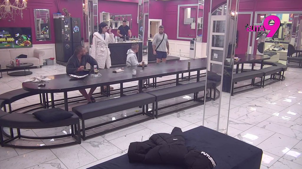 Haos u Beloj kući: Asmin i Anđelo napali Daču, tenzija dostigla vrhunac! (VIDEO)