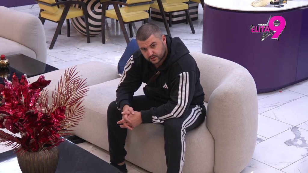 NE MOŽEMO DA BUDEMO PRIJATELJI: Aneli odbila da razgovara sa Asminom, otkrila da joj se zgadio: PAO SI MI U OČIMA! (VIDEO)