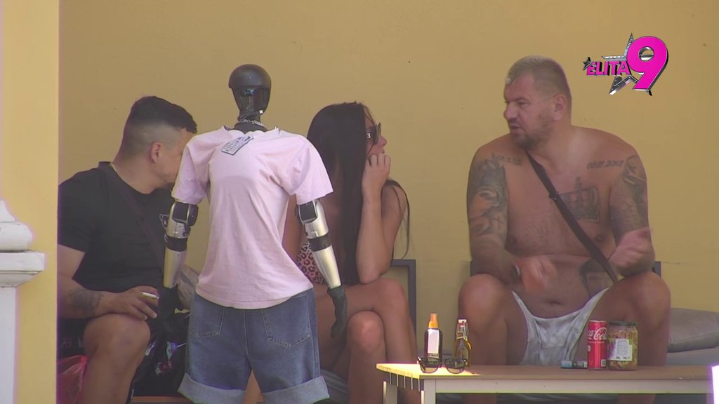 Odlučila sam da više vremena provodim sa njim: Dušica hoće da se posveti Filipu, Toša joj doneo specijalan poklon (VIDEO)