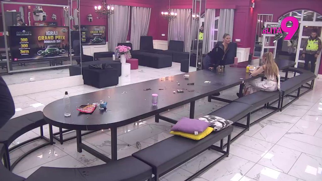 Pomerila sopstvene granice monstruoznosti: Sara Raičević izvređala Boginju kao nikad pre, haos na sve strane! (VIDEO)