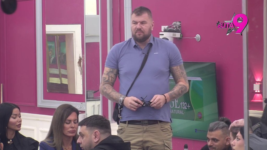 Povredila me mnogo: Janjuš rešio da se osveti Aneli i priznao da su se ljubili, ona menja boje poput semafora! (VIDEO)