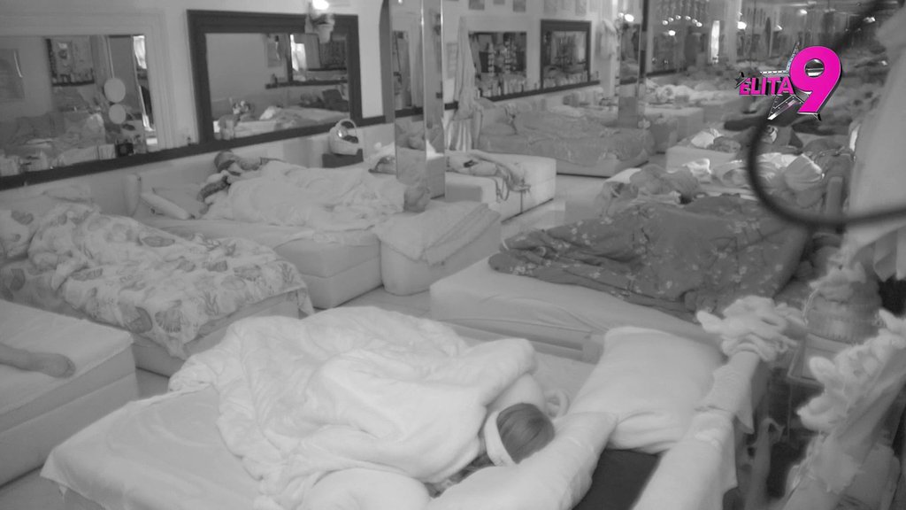 Viktor ubacio u ŠESTU BRZINU! Mina taman počela da uživa, kad ih je Janjuš prekinuo! BLAM! (VIDEO)