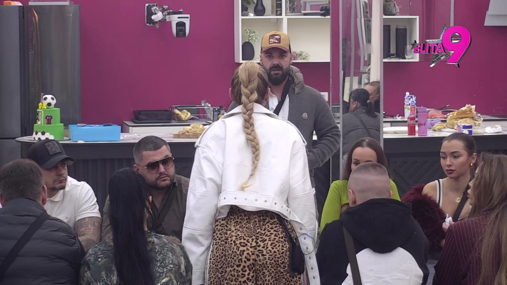 Ovo je Noa Vujović, dozvolio si da mu se preti: Luka izlaganjem o Asminu izazvao muk, pa probudio gnev kod Aneli: Mama ga je nagovarala da ti priča da si BLAM, pisala mi je... (VIDEO)