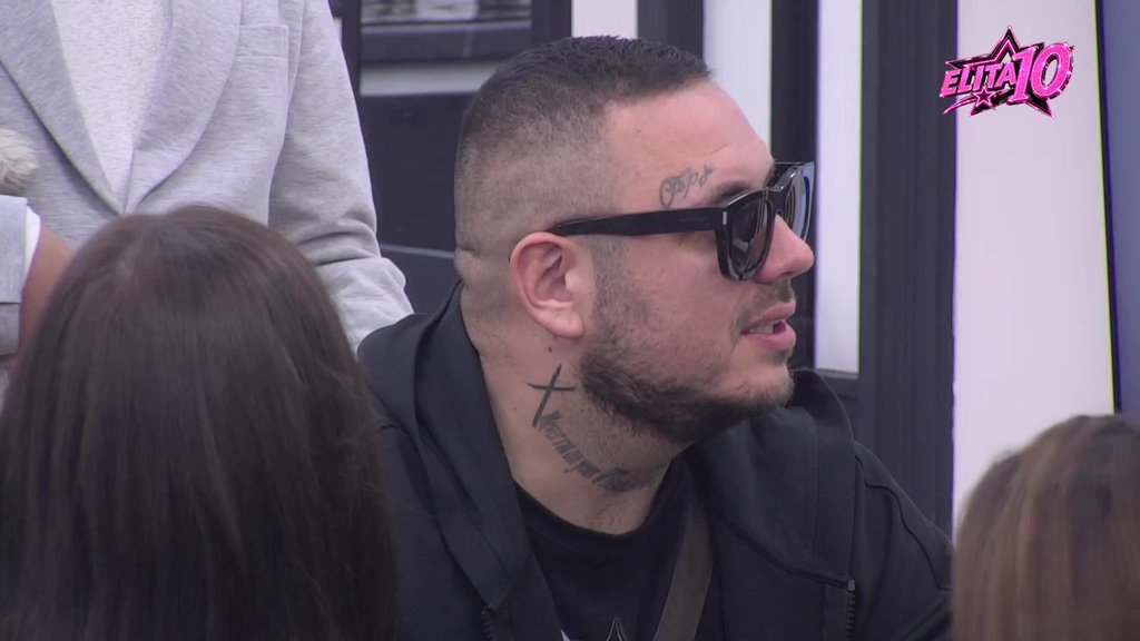 Pokazao je da je krpetina: Dača šokiran zbog Đukićevog ignorisanja flerta Cara i Aneli, Ivan uveren da je Ahmićeva jedva dočekala da raskine! (VIDEO)