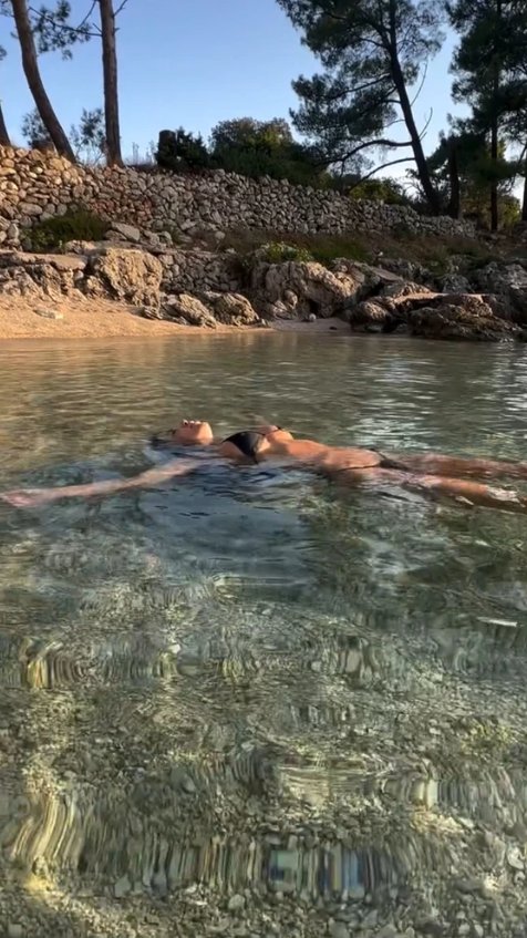 Zbog Stanije gore mreže: Pobednica Elite 9 uživa na odmoru u Hrvatskoj, a vrele fotke će vas ostaviti bez reči (FOTO)