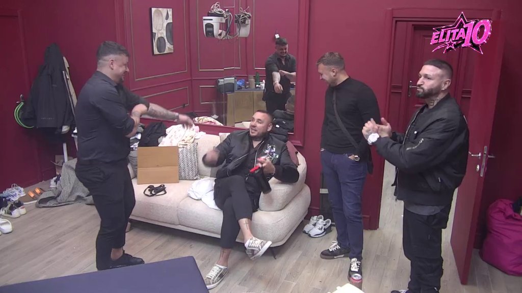 Car spustio kormilo?! Došao u Karićev klan, on mu uzvratio peckanje: Brate, ti znaš da sve što je naše, to je i TVOJE (VIDEO)