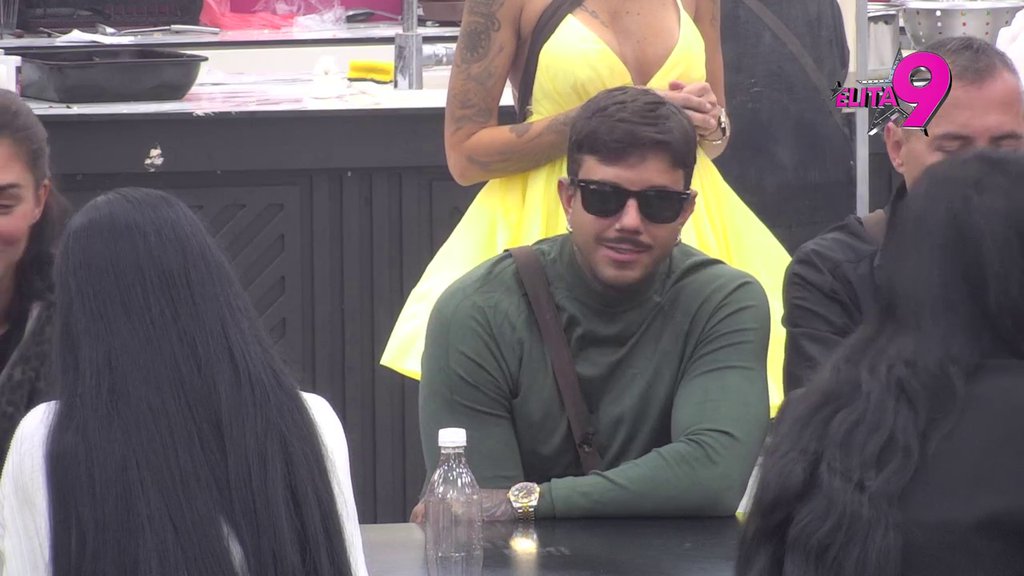 Ti si nesrećna osoba, nezadovoljna si u odnosu: Aneli dala reč da završava odnos sa Đukićem, pa se Asmin nominacijom udvorava izabranici! (VIDEO)