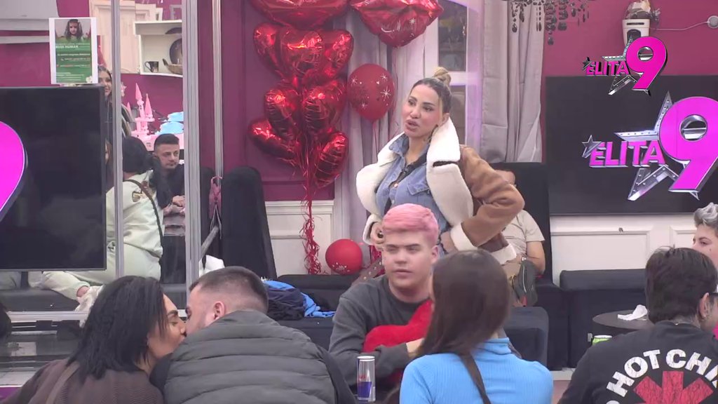 NA STUBU SRAMA: Luki cimeri očitali lekciju, zamerili mu što je hteo da ga Aneli gleda dok akcija sa Anitom (VIDEO)