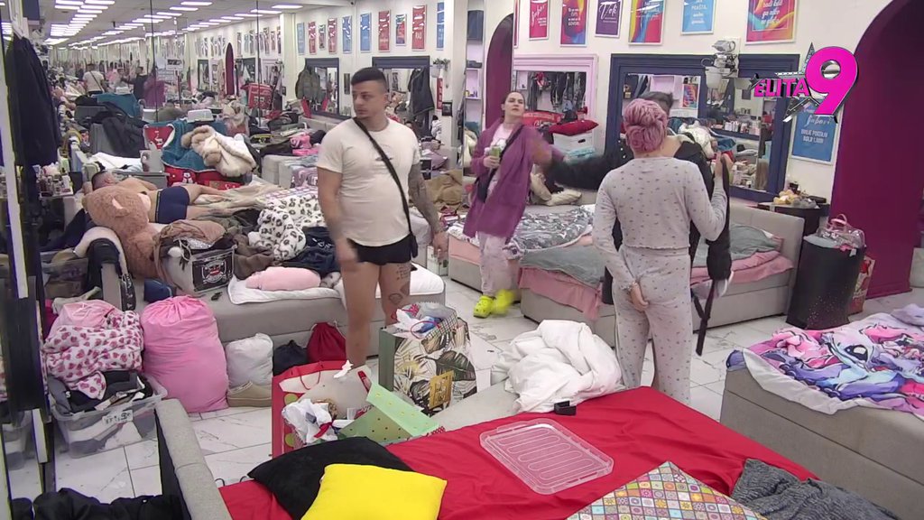 Drama trese imanje: Haos zbog navodnog poljupca Uroša i Bore, Stanić raspalio paljbu po Anastasiji! (VIDEO)