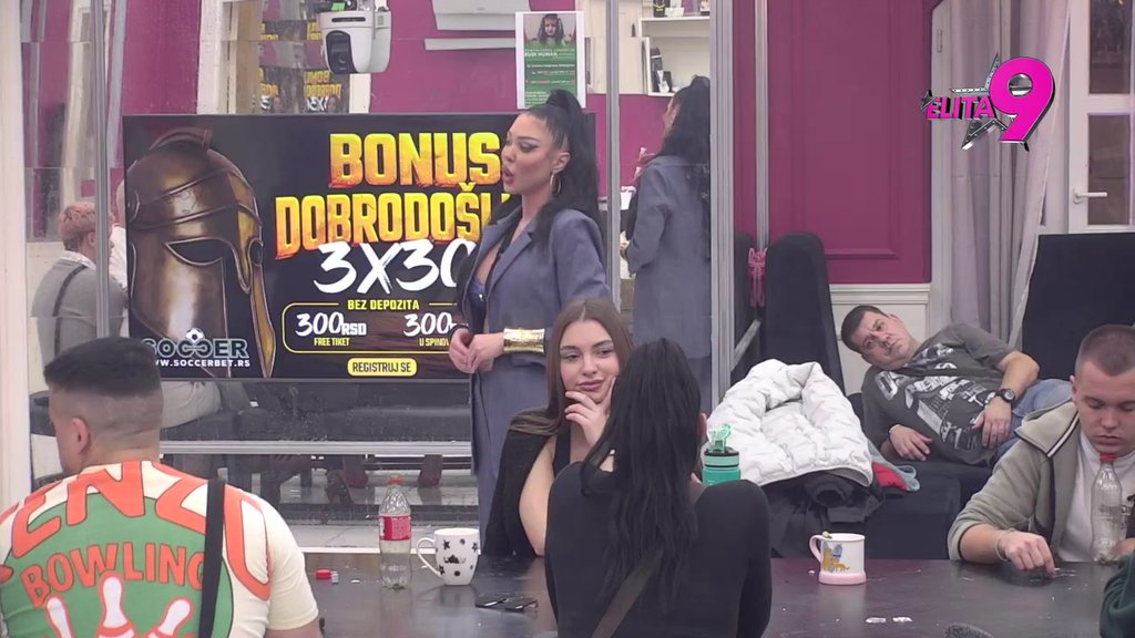 ČOVEK JE VELIK ONOLIKO KOLIKO PRAŠTA: Maja progovorila o odnosu sa majkom, pa se osvrnula na prazninu koju je osećala tokom odrastanja: OTAC ME JE ODGAJAO, NAPRAVIO ME JE DOSTOJANSTVENOM! (VIDEO)