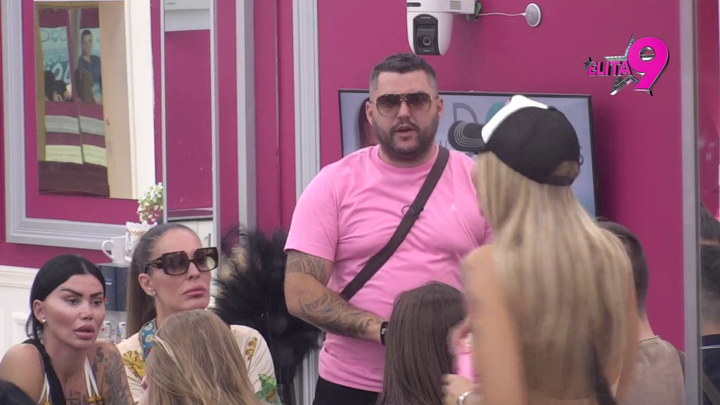 Pokušao da mu otvori oči: Janjuš ubacio u petu i počeo da turira Luku, ubeđen da Aneli voli njega! (VIDEO)