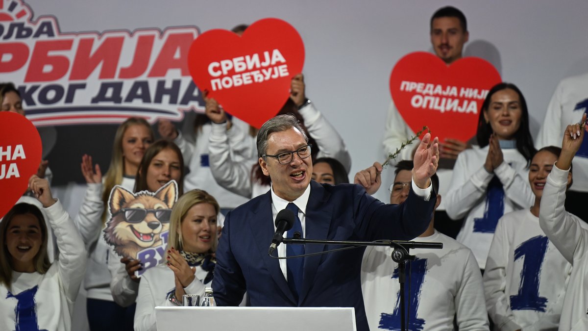 'SVAKA OPŠTINA ĆE DOBITI OBNOVLJENE ZDRAVSTVENE USTANOVE' Vučić najavio ogromne radove širom Srbije: Sve završavamo u naredne tri godine
