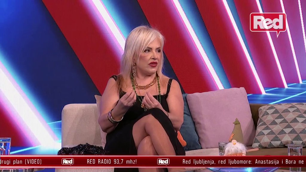 Njemu je dosadno jer ga svaka hoće: Bivša učesnica Elite dala šok prognozu! Sigurna da će Alibaba smuvati Maju, a za njenu akciju sa Filipom nije imala lepe reči! (VIDEO)