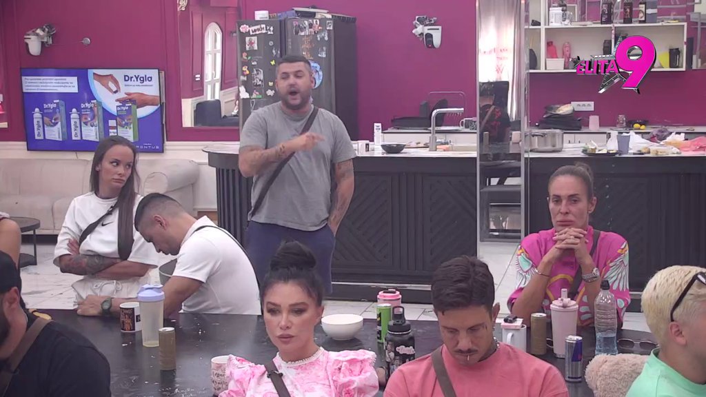 Emotivni slom Milene Kačavende: Sinovi joj nisu poslali poruku, njeni dušmani jedva dočekali da je urnišu! (VIDEO)