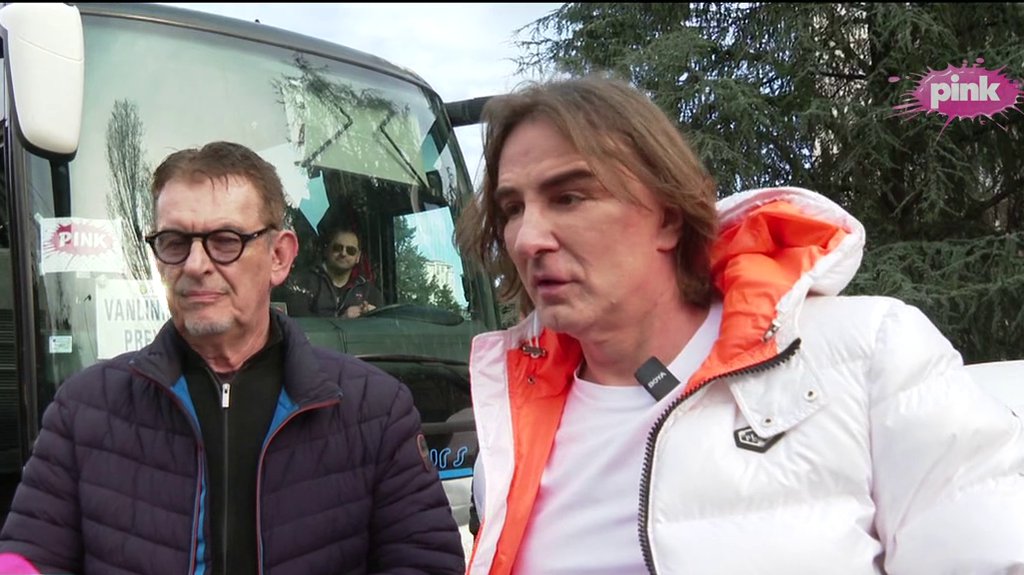 AUTOBUS PUN DEČJEG OSMEHA KRENUO PUT KOPAONIKA! Željko Mitrović ispratio drugu grupu DECE bez roditeljskog staranja na zimovanje i podelio im DUPLE DŽEPARCE (FOTO+VIDEO)