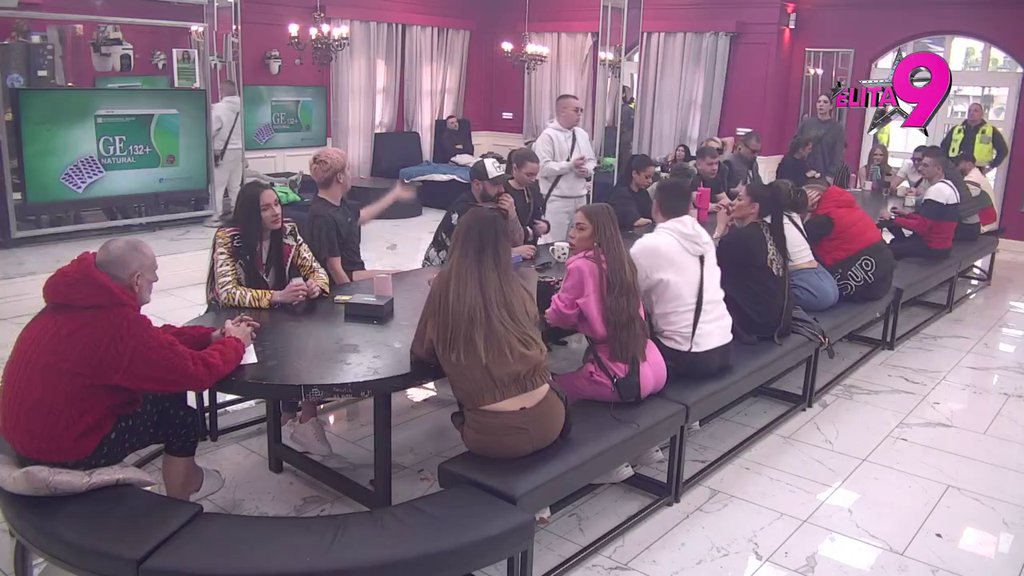 BRITKA SABLJA! Dača bez uvijanja u celofan otkrio šta misli o Neriu i Hani, sve im sasuo u lice! (VIDEO)