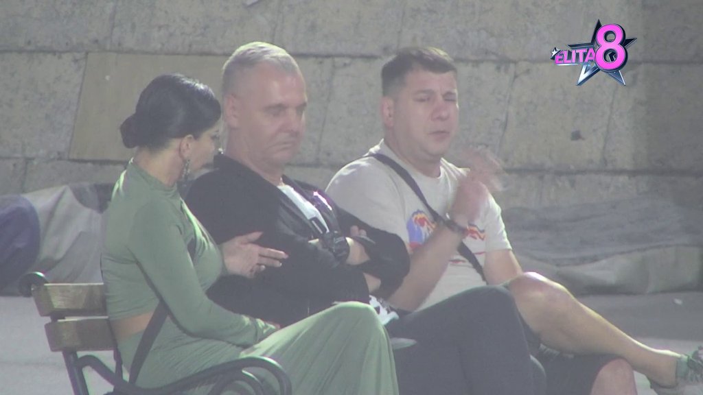 UMEŠAO SVOJE PRSTE: Ivan uložio poslednji atom snage da odvoji Aleksandru od Milovana, on kroz ogradu prati svaki korak! (VIDEO)
