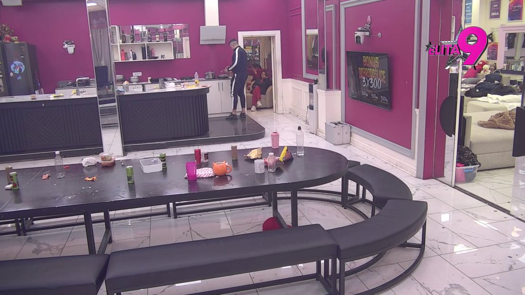 DALEKO TI LEPA KUĆA: Terza ne može da sakrije šokiranost zbog Sofije: BOLESNICE JEDNA BOLESNA! (VIDEO)