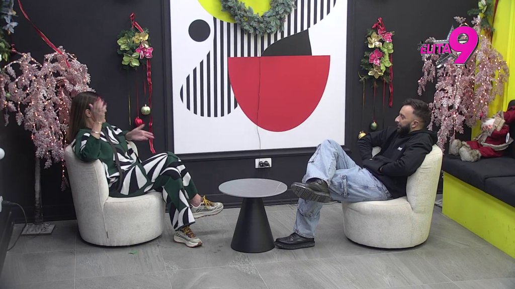 Pere se jer je min*a: Kačavenda progovorila o Janjušu, urnisala Zoricu Marković, pa postavila Anu Ćurčić NA MESTO: Podsećam je da sam je ja učila kako da uđe u rijaliti (VIDEO)