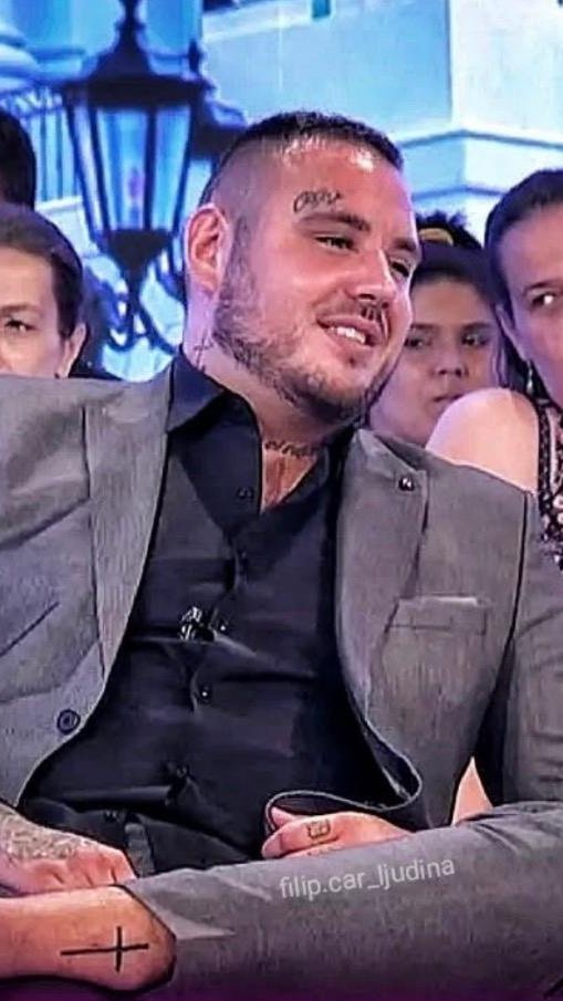 Mnoge devojke se bore za njegovo srce, a on uživa sa njom: Evo sa kim se Car provodi pred ulazak u Elitu 10 (FOTO)