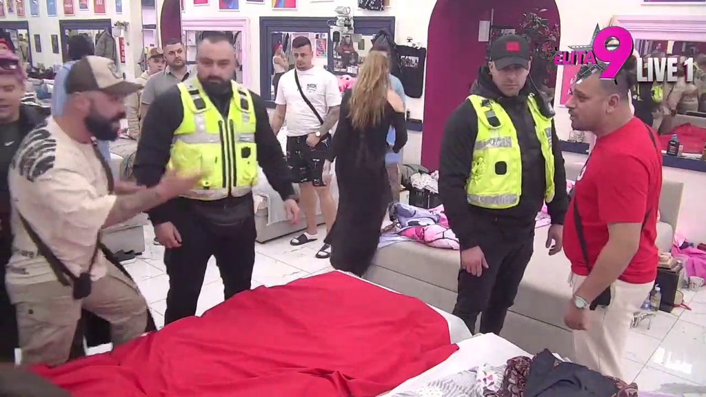 Tužba za Boru Santanu: Javno isplivale poruke koje je pisao Aniti, ovo će izazvati još veći haos! (FOTO)