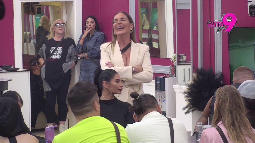 Pokušala da zakuva čorbu, ali uzalud: Zorica za potrčke postavila Kačavendu i Anđela Rankovića! (VIDEO)